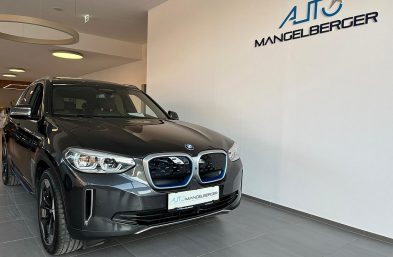 BMW iX3 Impressive bei Autohaus Mangelberger in 