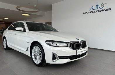 BMW 545e PHEV xDrive Aut. Head-Up,Schiebedach, Komfortzugang, LED bei Autohaus Mangelberger in 